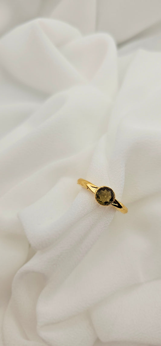Dainty Olive ring