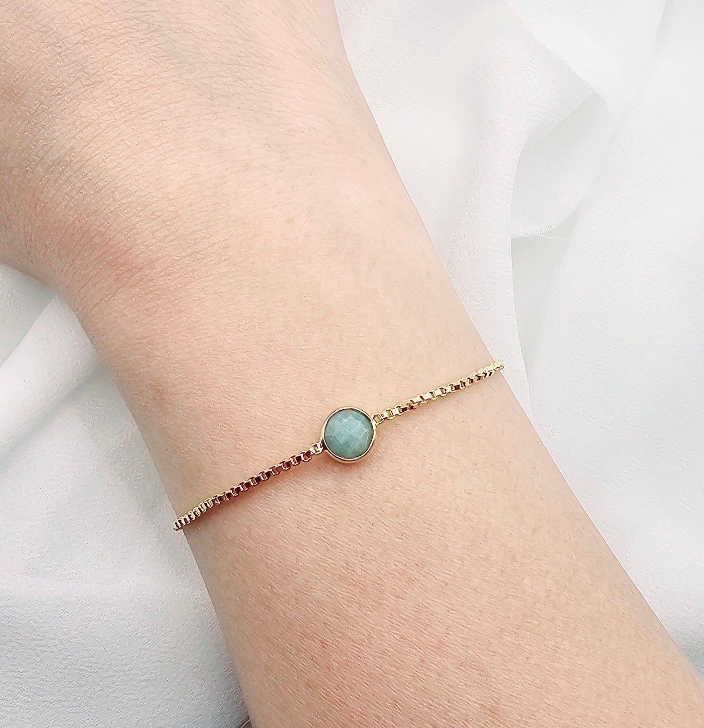 Single Jade Gem Bracelet